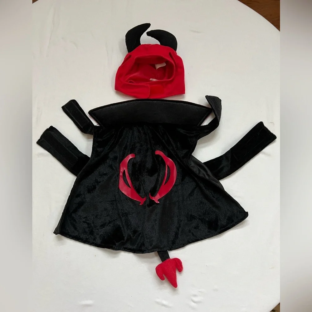 Devil Dog Costume Top Paw Halloween Size M 2 Pieces Hat With Horns and Cape Pup